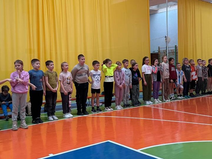 Соревнования по прыжкам в длину с места